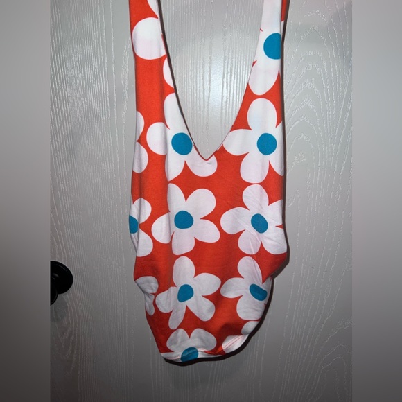 Tops - Crop Flower tank shirt